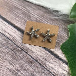 🌼 New! Gold Starfish Shaped Diamond Earrings